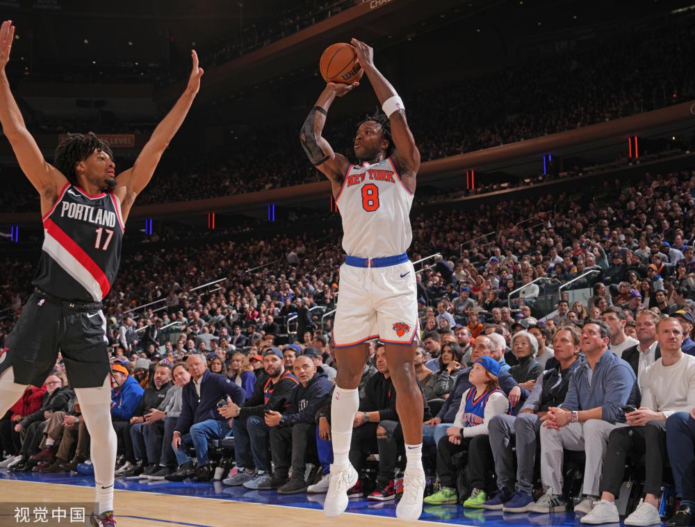 现出了一名 现出了一名