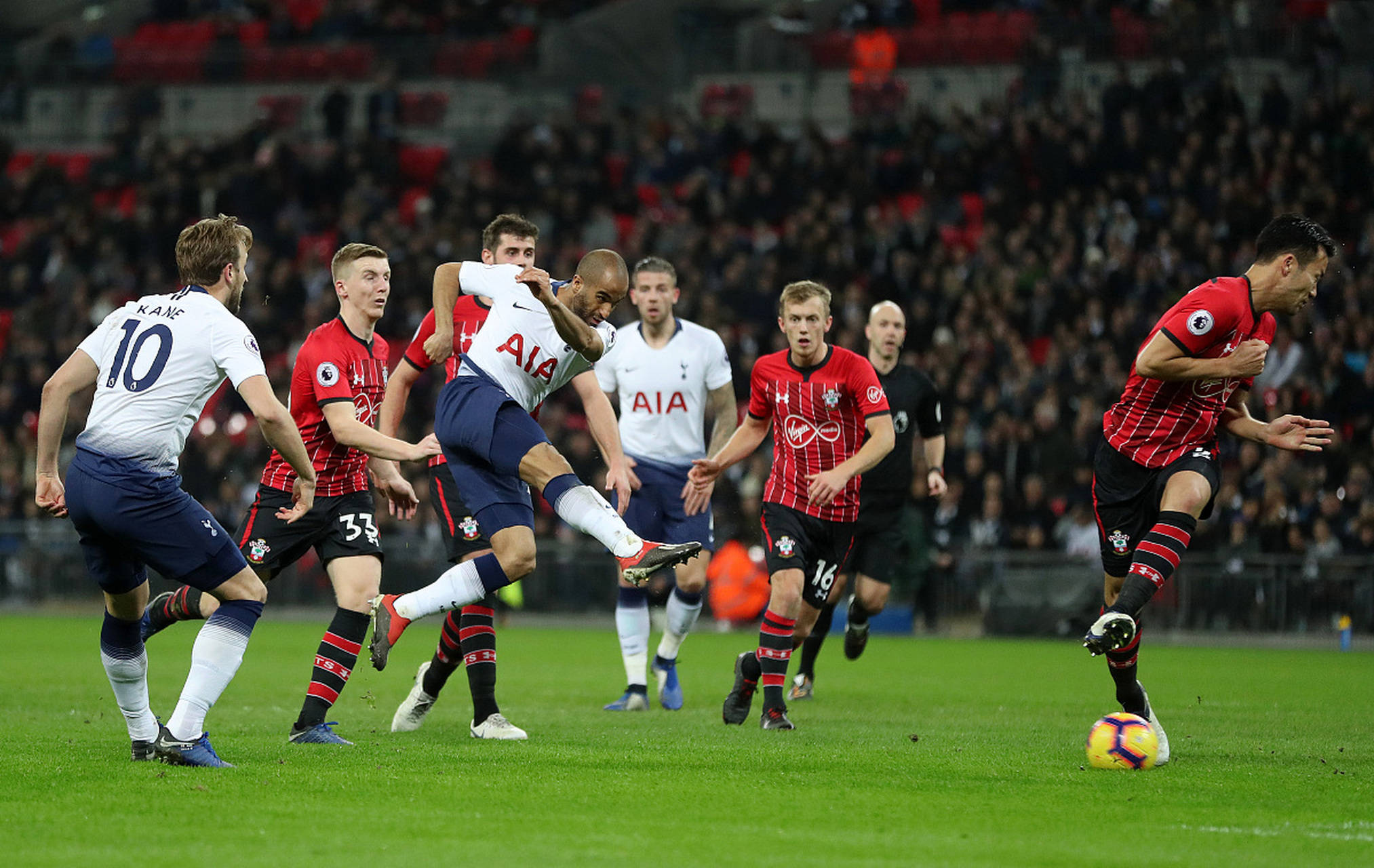 本场再度展 本场再度展